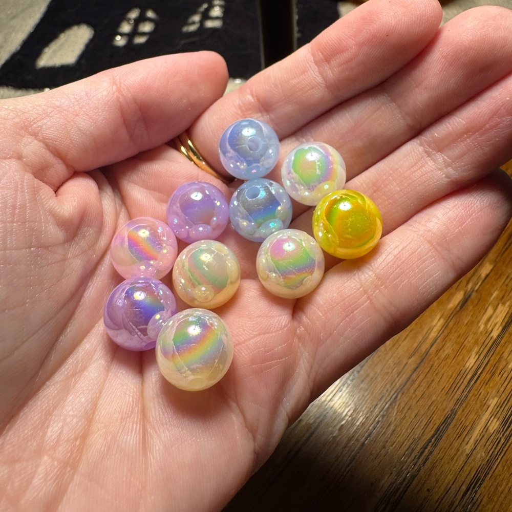 Colorful Iridescent Bead Set - Picture 3 of 3